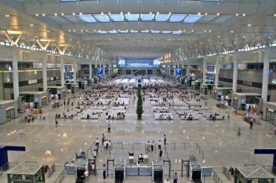 В аэропортах Шанхая заработала система прохода на рейс без посадочных талонов